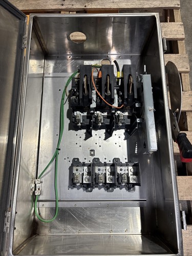 Used H364DS Square D by Schneider Electric Series Stainless Typed 3 3R Fusible Switch