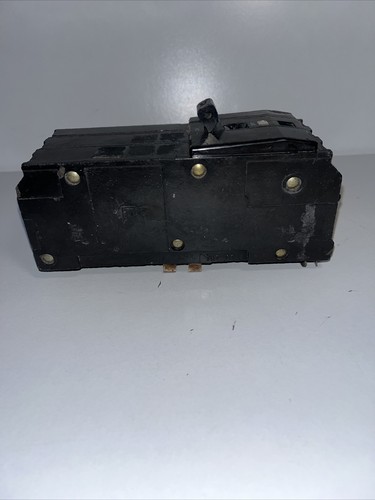 Used SQUARE D Q1 Q1370 70 AMP 3 POLE CIRCUIT BREAKER 70A 3P 240V