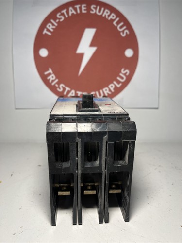 Used Siemens ED63B050 50 Amp 600 Vac 3 Pole Circuit Breaker Used * Missing lug*