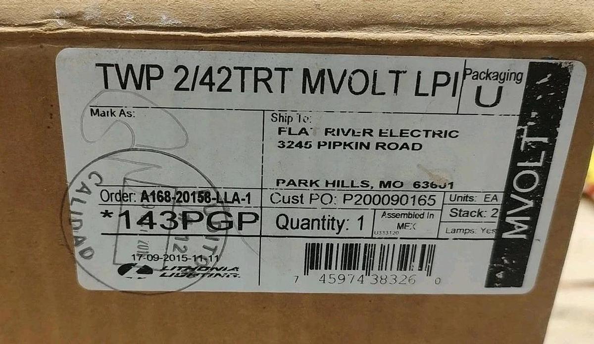 NEW Lithonia TWP 2/42TRT Multi-Volt L/LP Wall-Pack Light 120-277V With Bulbs
