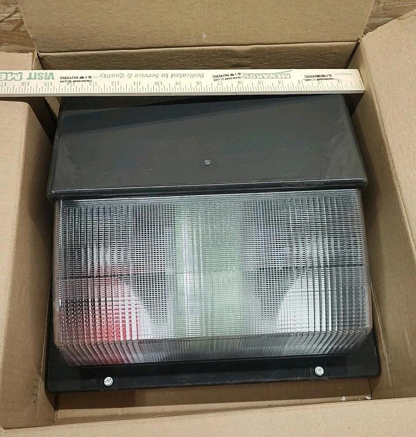 NEW Lithonia TWP 2/42TRT Multi-Volt L/LP Wall-Pack Light 120-277V With Bulbs