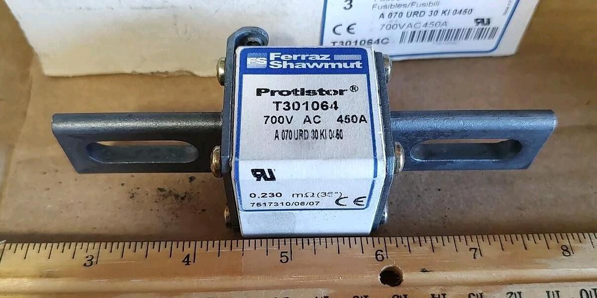 NEW LOT of 1 Ferraz Shawmut T301064 A 070 URD 30KI 0450