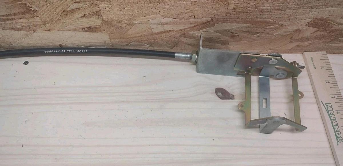 New In Old Box EATON F0S06C G-Flexible Shaft 6ft Long For Type 1/3R/12 Enclosure