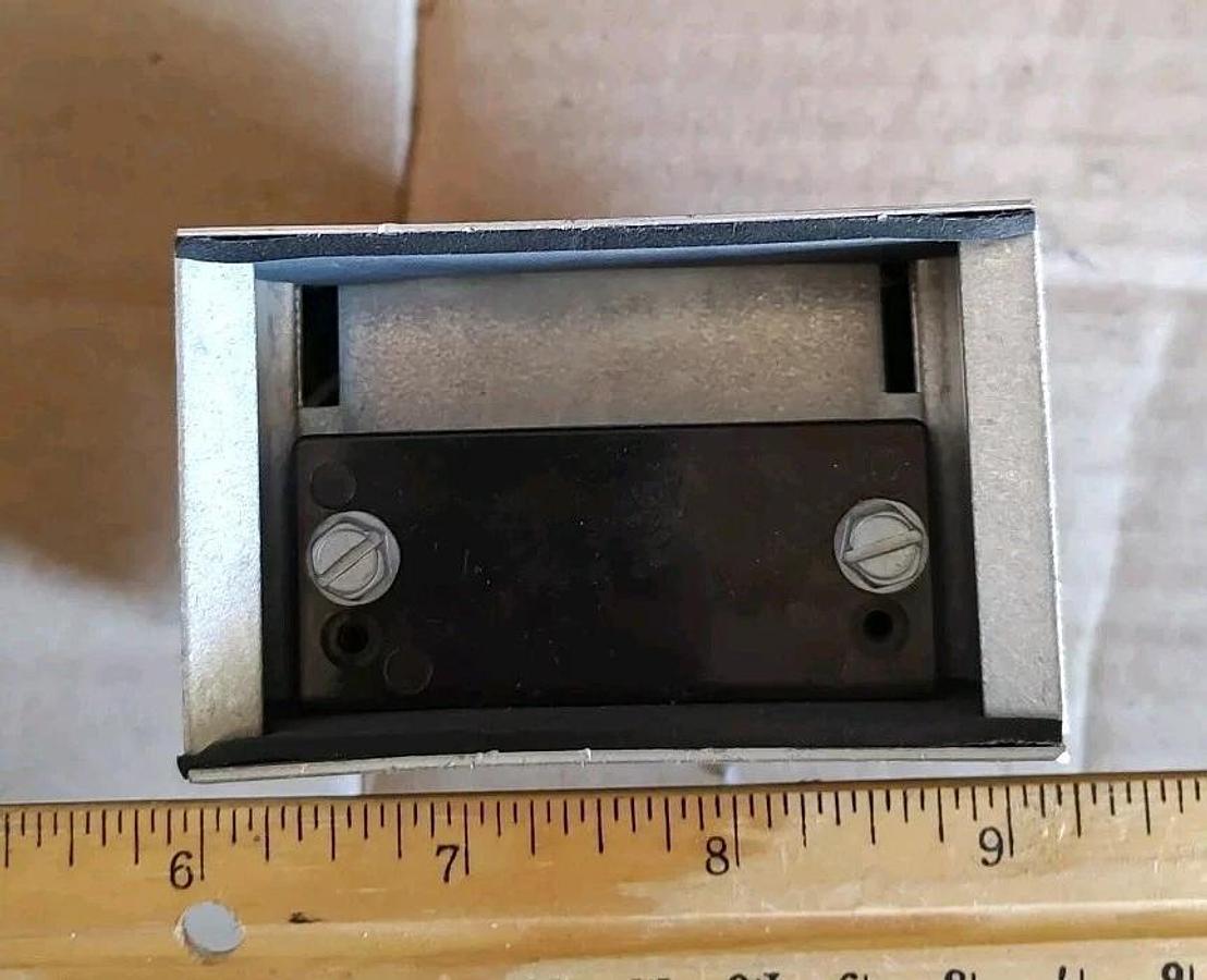 NOS GE MPM-3PRW Fixture Fitting / HID High/Low Bay Mounting Box