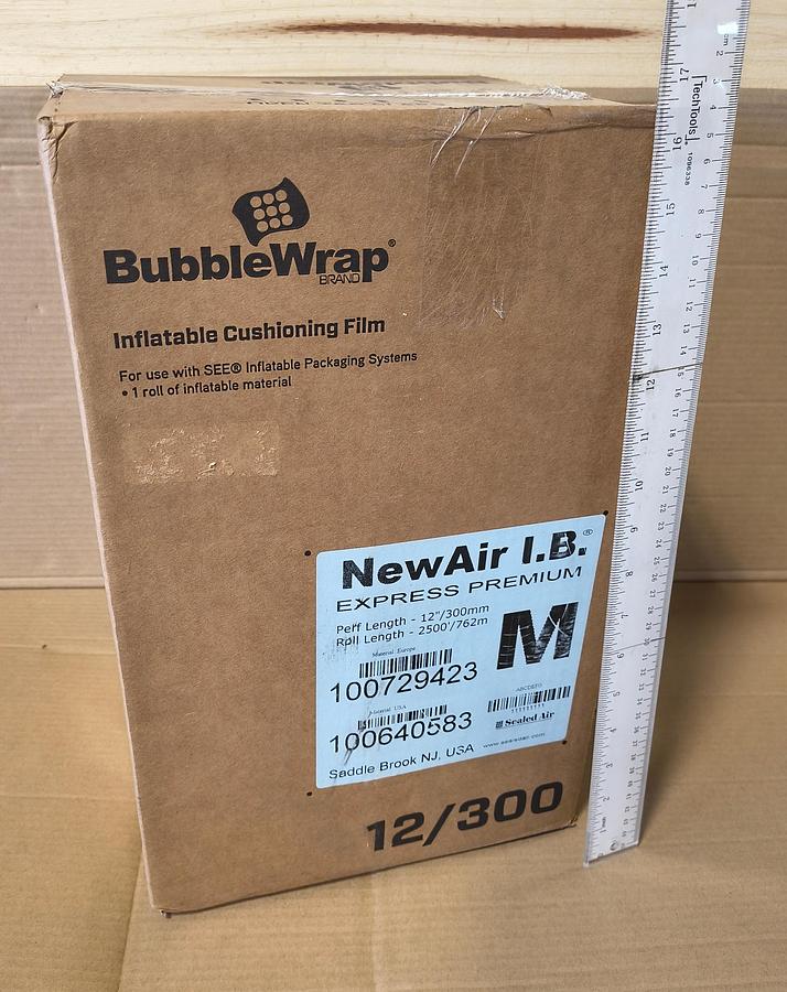 NEW LOT of 1 Bubble Wrap Sealed Air FILM ROLL NewAir I.B. Expresss Premium MEDIUM 2500Ft x 12"W 100640583