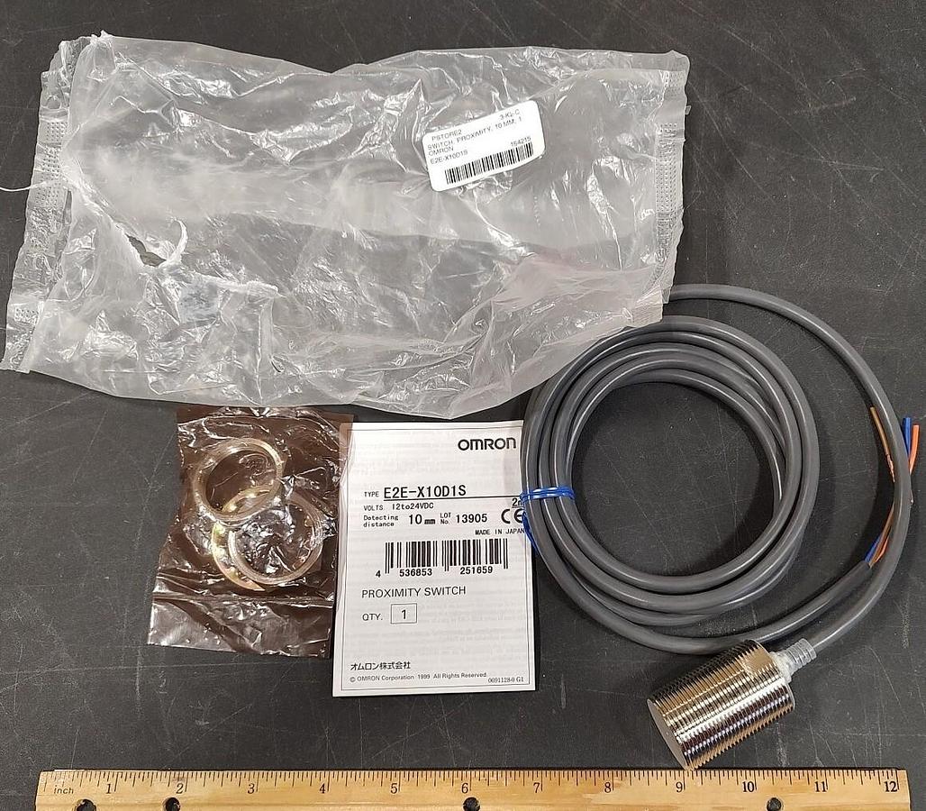 NEW Omron E2E-X10D1S M30 Cylinder Proximity Switch 12-24VDC 10mm detect A2