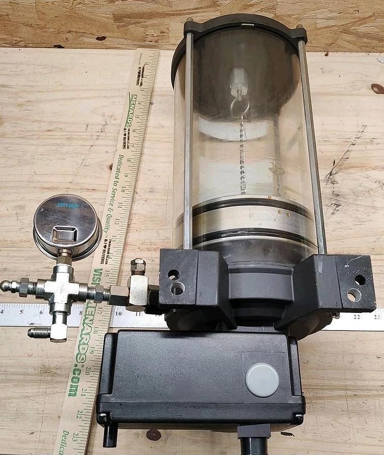 NEW Bijur Delimon 31037-1NF MultiPort lubrication pump 4Ltr grease/oil reservoir