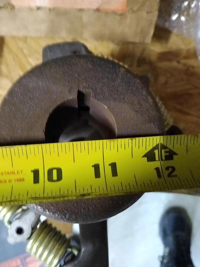 NOS BELL & GOSSETT COUPLING Assembly, PHD13Z-2975 U-13T pump 1-1/2" x 1-1/4"