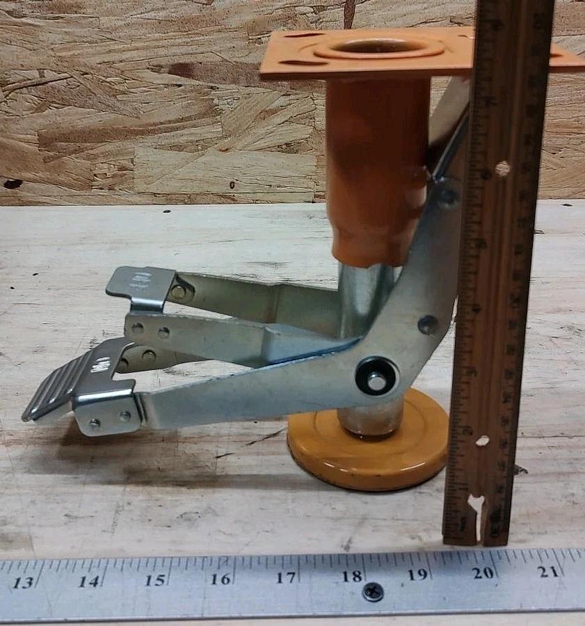 NEW Albion 76781079 7-1/4" ERGOnomic Floor Lock