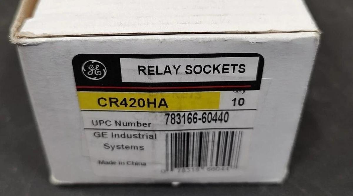 LOT OF 10 GE Industrial CR420HA relay socket din rail socket.      B2