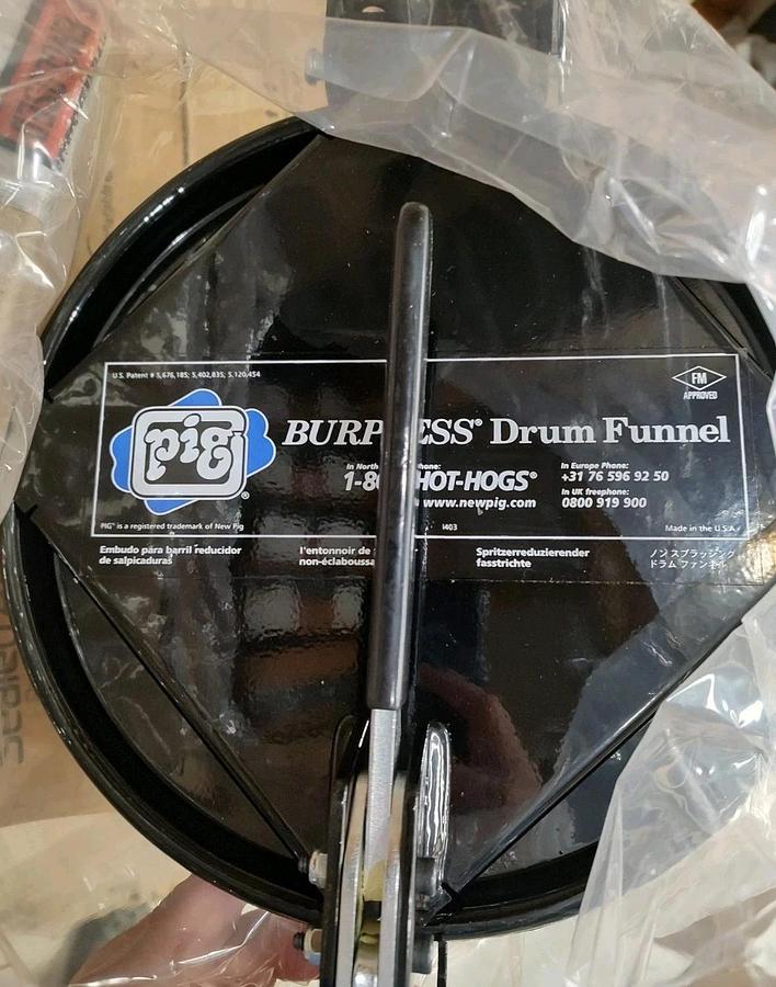 NEW PIG DRM1125-BK-NPT Drum Funnel, Black, Steel, NPT Threads Lockable 452K61