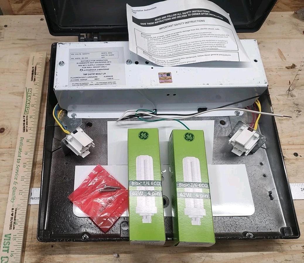 NEW Lithonia TWP 2/42TRT Multi-Volt L/LP Wall-Pack Light 120-277V With Bulbs
