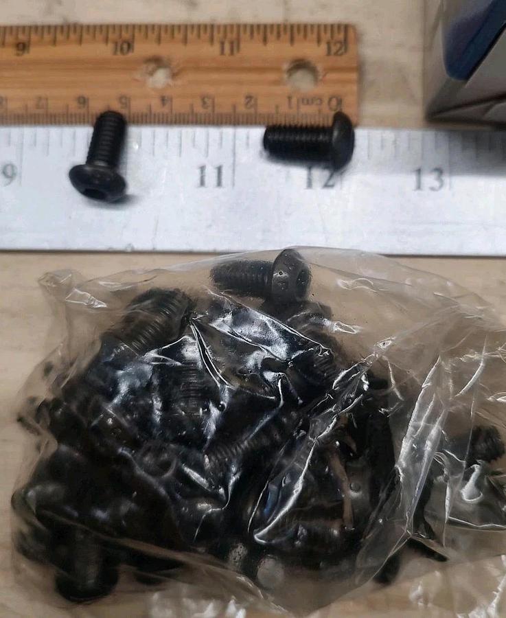 NEW Fastenal 1139916 Button Head Socket Cap Screw Black Oxide M8-1.25mm x 16mm