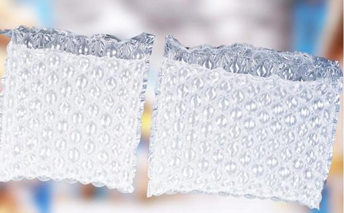 NEW LOT of 1 Sealed Air Bubble Wrap IB LARGE REGULAR FILM ROLL 975Ft 13"W x 12" 101023657