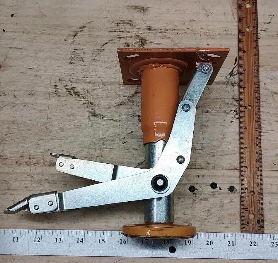 NEW Albion 76781079 7-1/4" ERGOnomic Floor Lock
