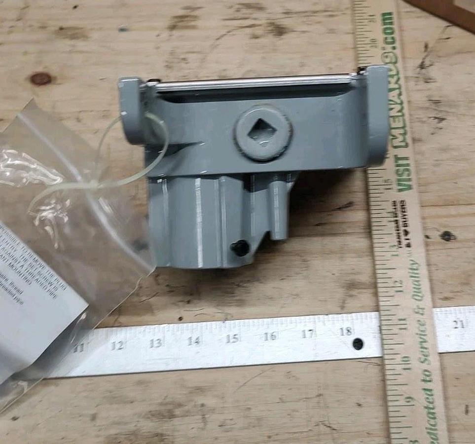 NEW Holophane P3US-CRG Universal Mount Arm