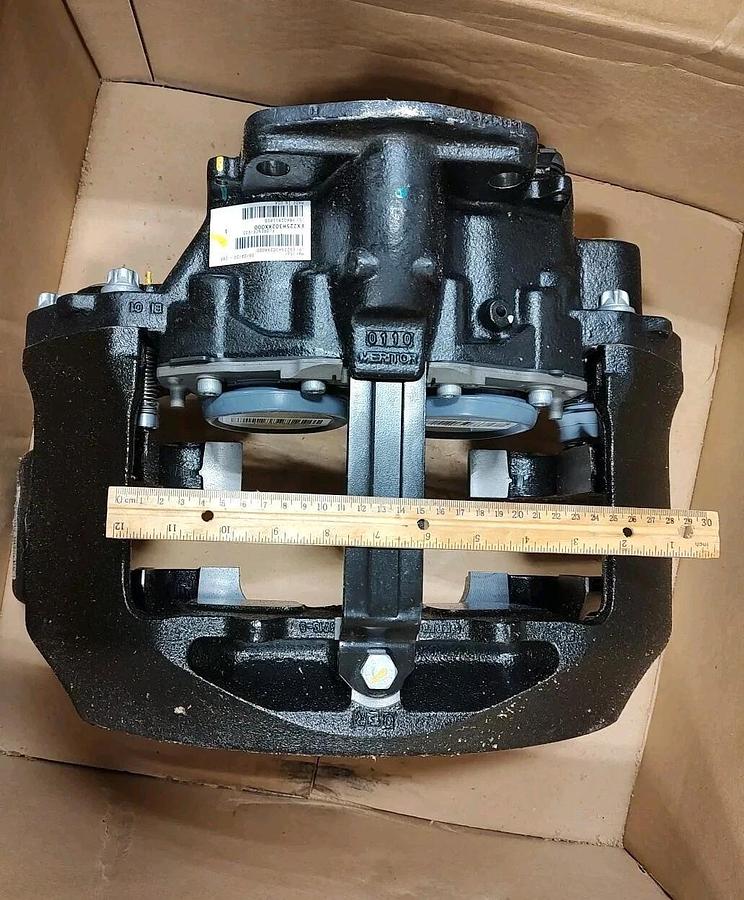 New In Open Box Meritor EX225H302XX000 NABI 6352435 SVC Caliper OPP