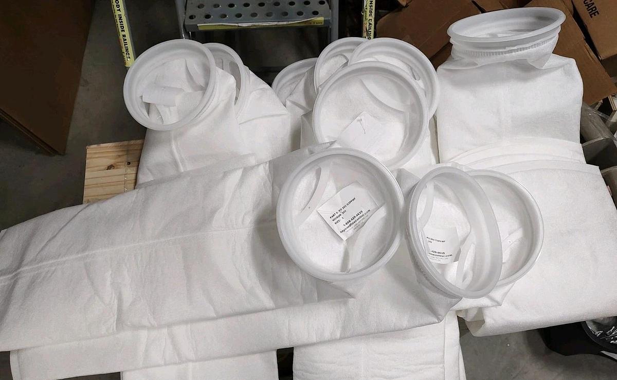 NEW LOT of 18 Hayward Flow Control PO200G2PFWFB PP Needle Felt GLAZED Filter Bag