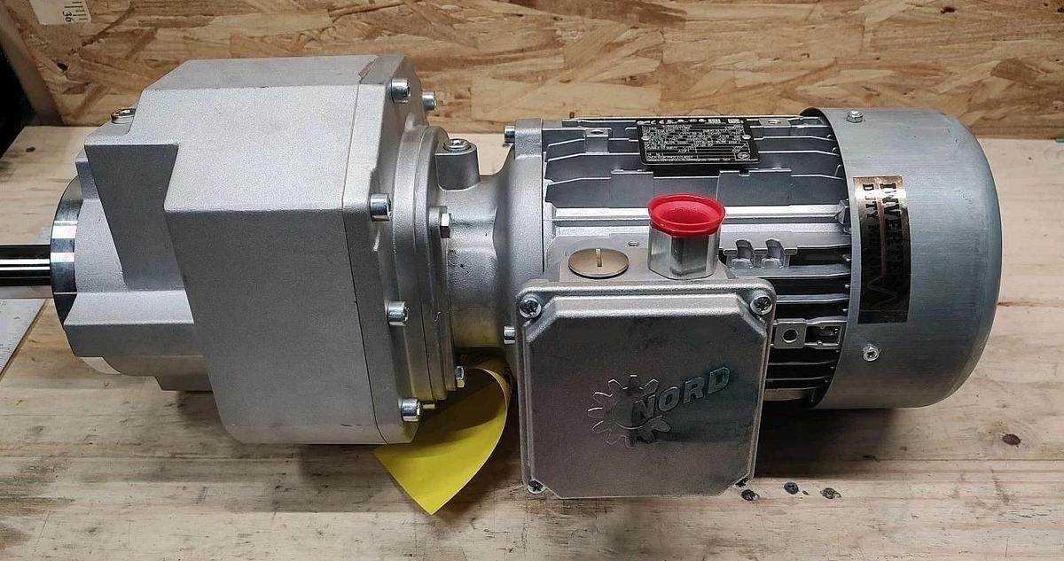 NEW NORD Gearmotor SK572.1Z VL-90SP/4 CUS TW 24.58:1 3ph 1.5 HP 203522329-400