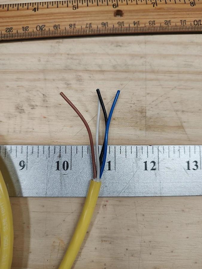 NEW Phoenix Contact 1424905 Sensor/actuator cable 4C-18AWG PVC yellow 5 meters
