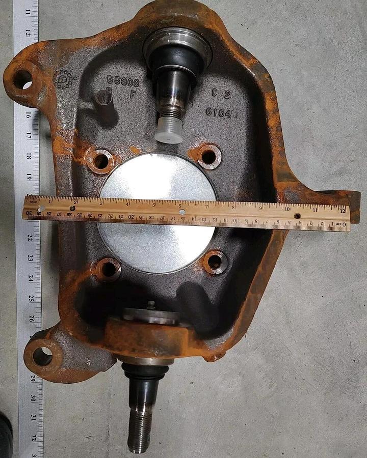 NOS 05-16 FORD 5C3Z3130BB F450 F550 4WD Front Axle Steering Knuckle 7C3Z-3130-A