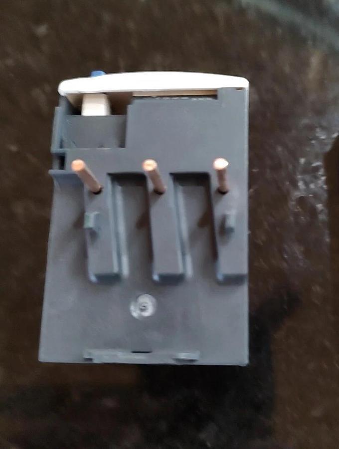 NEW In Box SCHNEIDER LRD06 ELECTRIC RELAY 1-1.6A LRD06