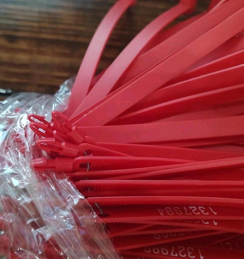 NEW Lot Of 200 Accuform TLS731RD Red Plastic Security Seal 7-1/2" x 3/8" x0.070"