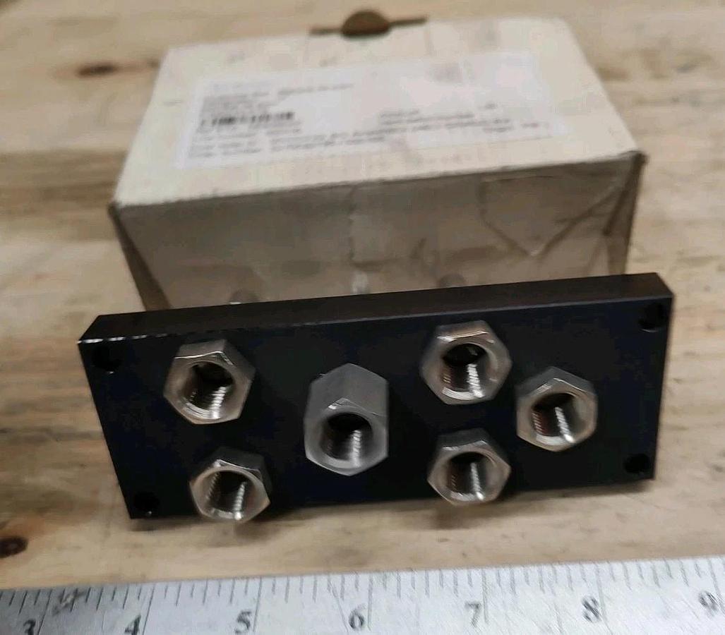 NEW Staubli RMI206.06.6201 Manual Multi-Coupling Fixed Plate Temperature Control