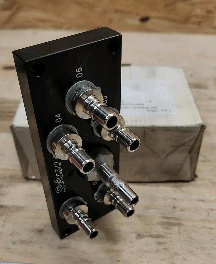 NEW Staubli RMI206.06.6201 Manual Multi-Coupling Fixed Plate Temperature Control