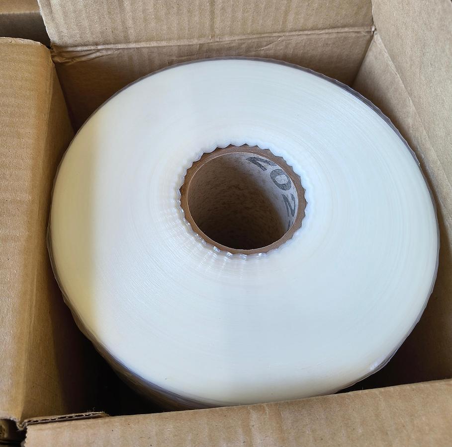 NEW LOT of 1 Bubble Wrap Sealed Air FILM ROLL NewAir I.B. Expresss Premium MEDIUM 2500Ft x 12"W 100640583