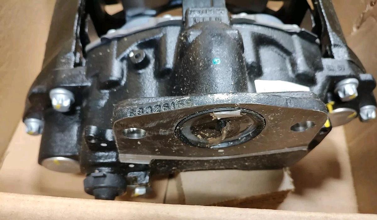 New In Open Box Meritor EX225H302XX000 NABI 6352435 SVC Caliper OPP