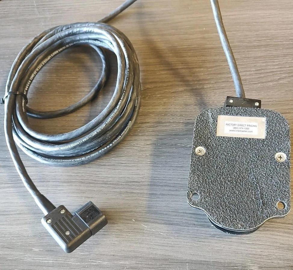 Refurbished REFURB Linemaster 632-S Clipper Foot Switch, Electrical, Single Pedal, Momentary