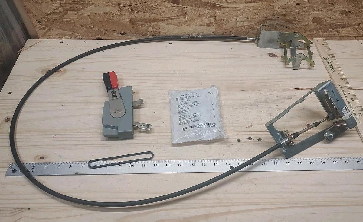 New In Old Box EATON F0S06C G-Flexible Shaft 6ft Long For Type 1/3R/12 Enclosure