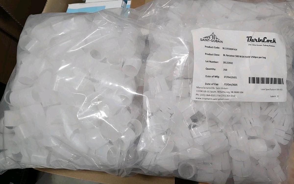 NEW Lot Of 500 SAINT-GOBAIN BarbLock BL135500PVDF Collets & Sleeves Tube Retainr