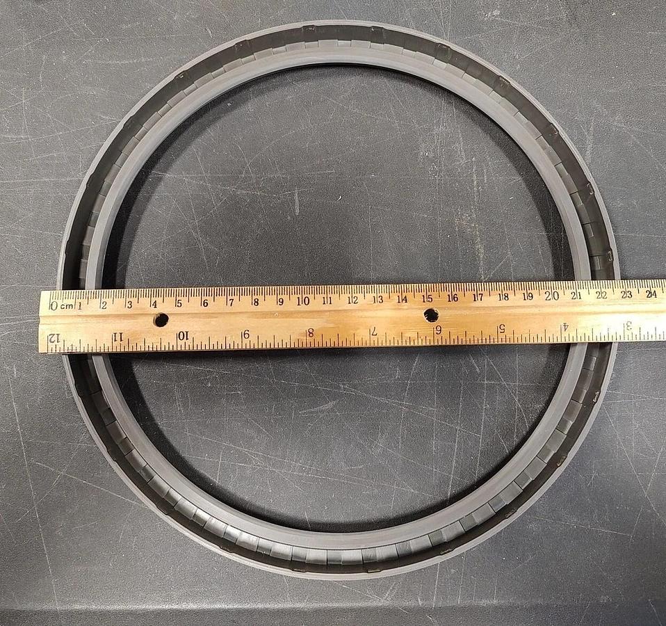Lot of 1 NEW SKF 562904 Oil Seal CR 200 x 230 x 15 HMS5 RG. A1