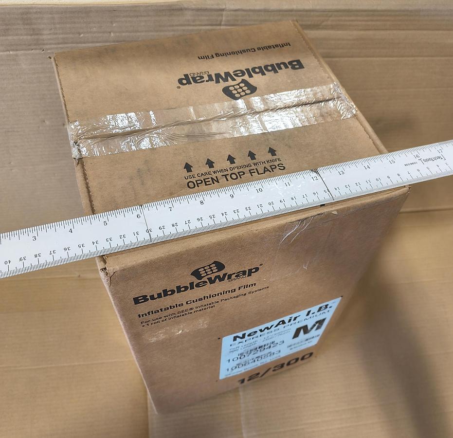 NEW LOT of 1 Bubble Wrap Sealed Air FILM ROLL NewAir I.B. Expresss Premium MEDIUM 2500Ft x 12"W 100640583