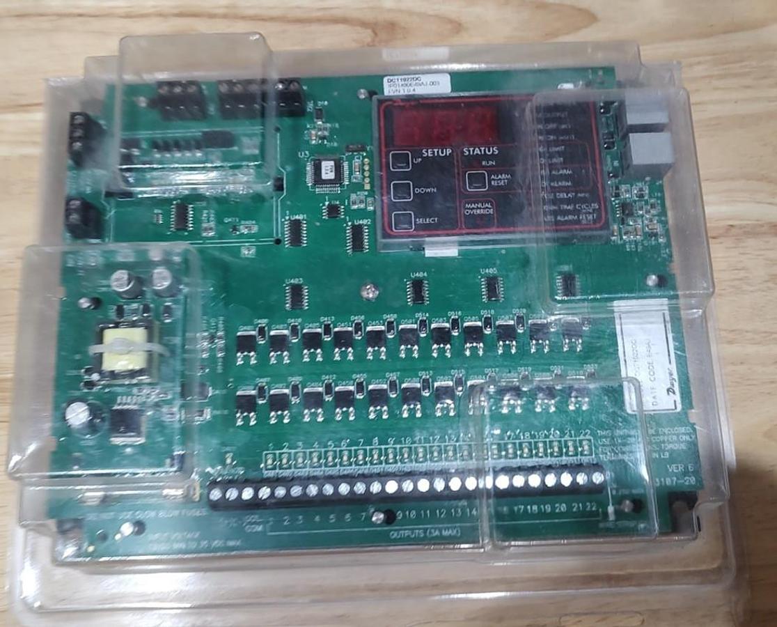 NEW DWYER INSTRUMENTS "DC" DCT1022DC DUST COLLECTOR CONTROL BOARD **DC VOLTAGE**