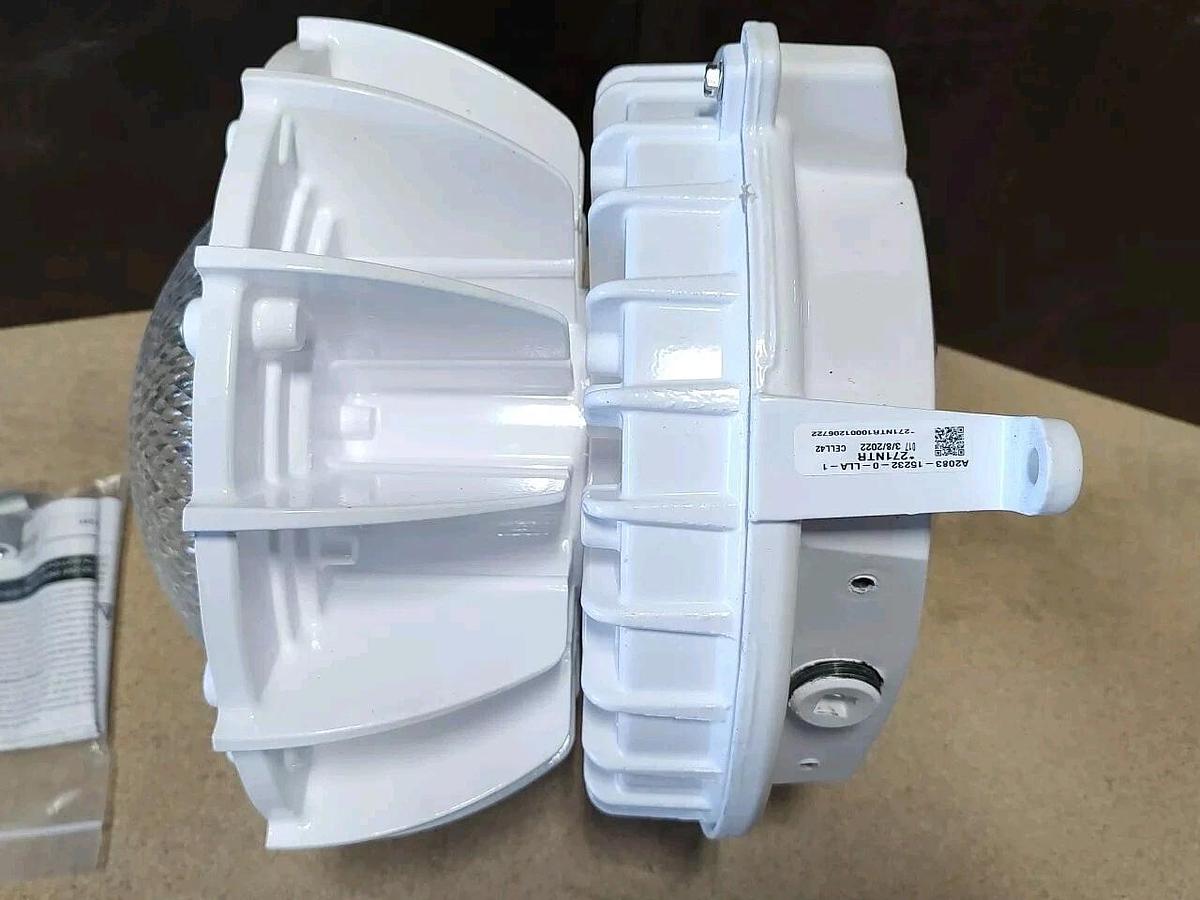 NEW Holophane Petrolux LED PLED2 10000LM WET LOCATION High Bay Fixture - WHITE