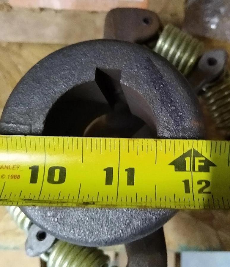 NOS BELL & GOSSETT COUPLING Assembly, PHD13Z-2975 U-13T pump 1-1/2" x 1-1/4"