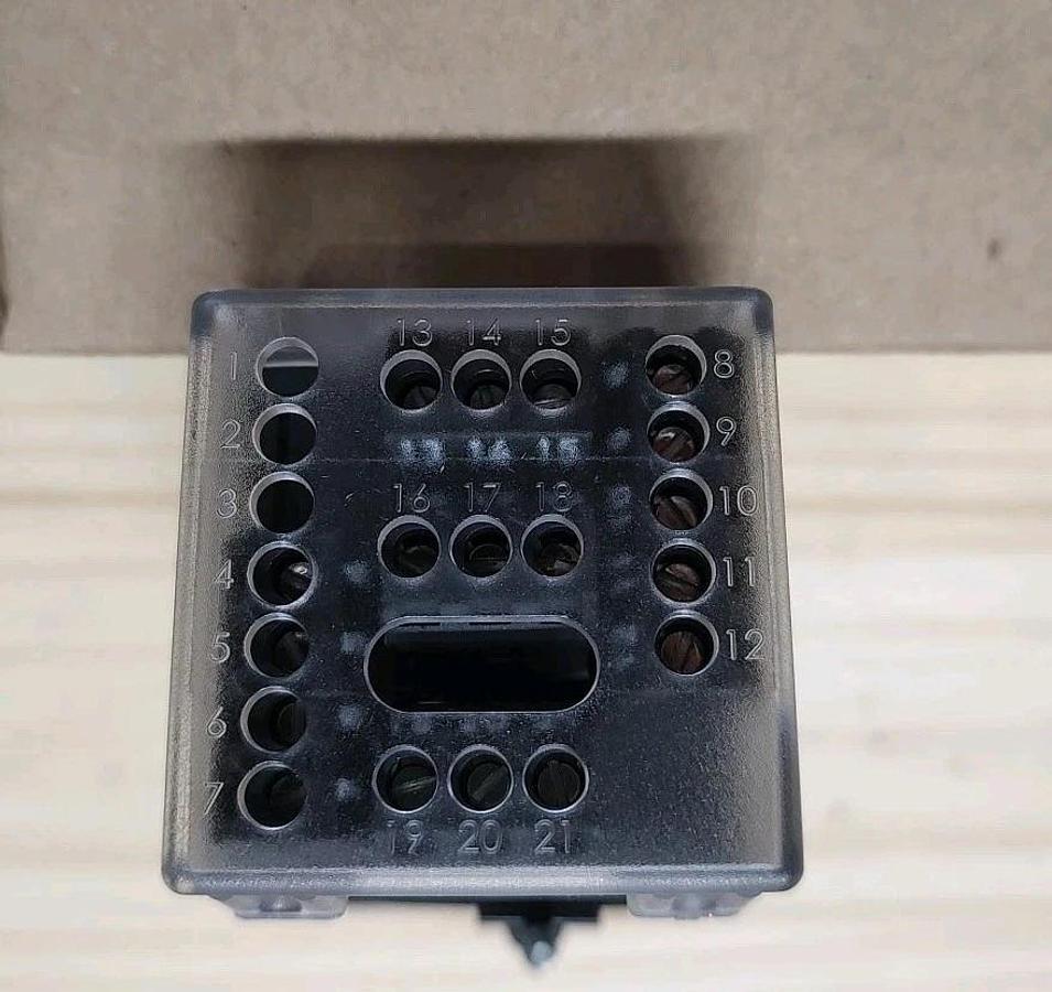 NEW Watlow 96A0-KDDD-00RR Series 96 Temperature Controller