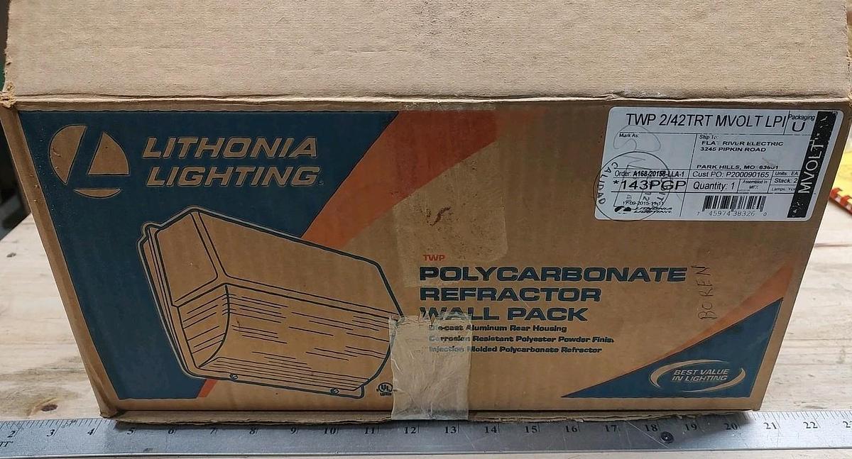 NEW Lithonia TWP 2/42TRT Multi-Volt L/LP Wall-Pack Light 120-277V With Bulbs