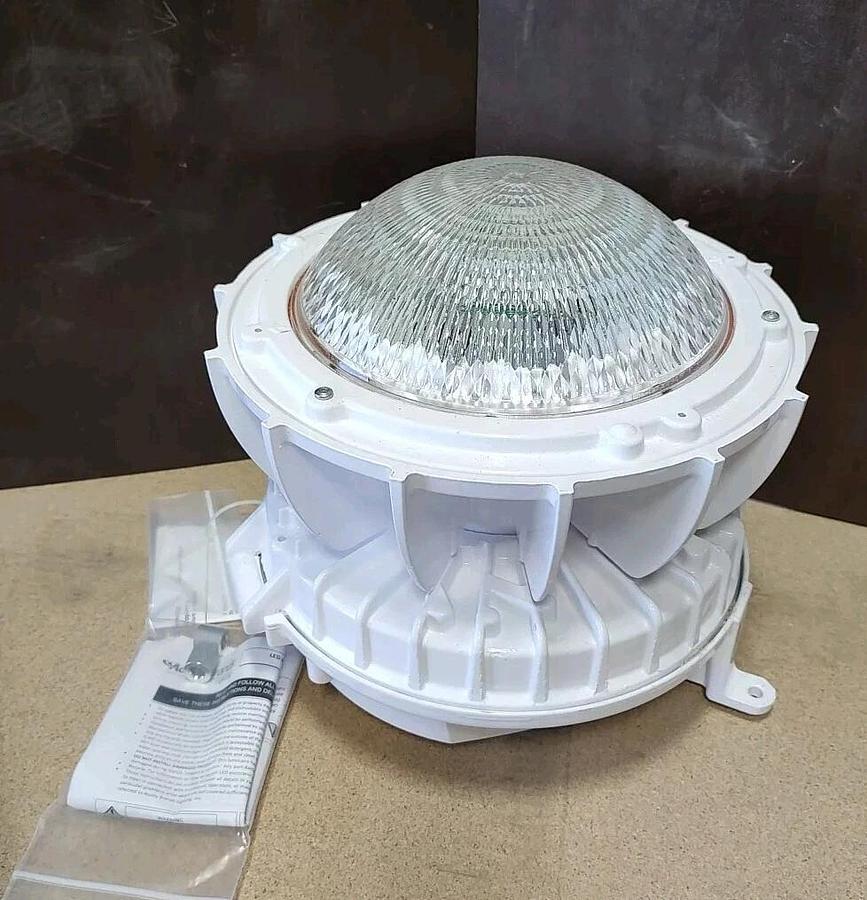 NEW Holophane Petrolux LED PLED2 10000LM WET LOCATION High Bay Fixture - WHITE
