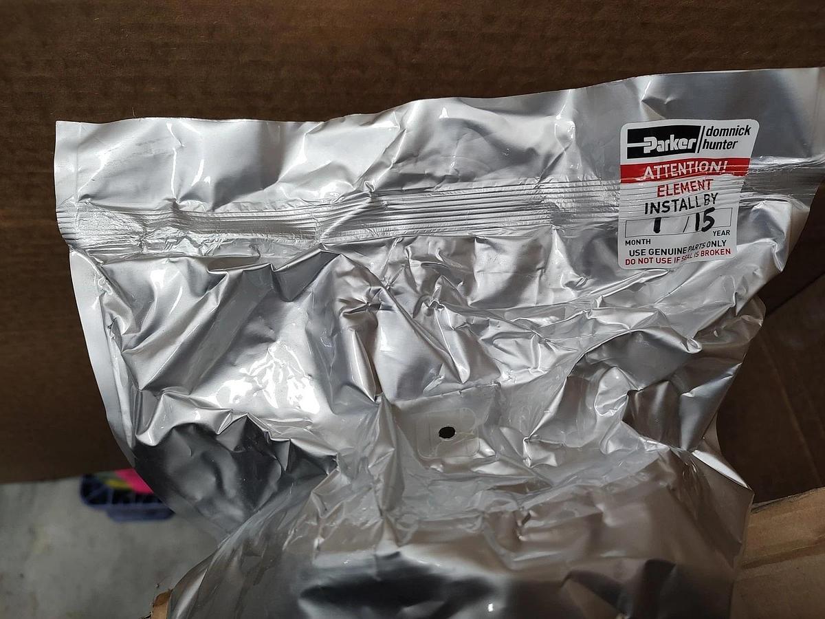 NOS Parker 606070830 PC02 EMplus CO₂ Purification Filter 6" Dia X 44"Long