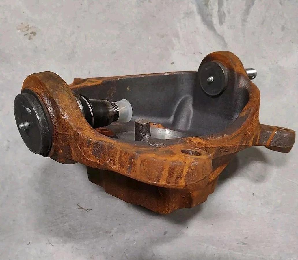 NOS 05-16 FORD 5C3Z3130BB F450 F550 4WD Front Axle Steering Knuckle 7C3Z-3130-A