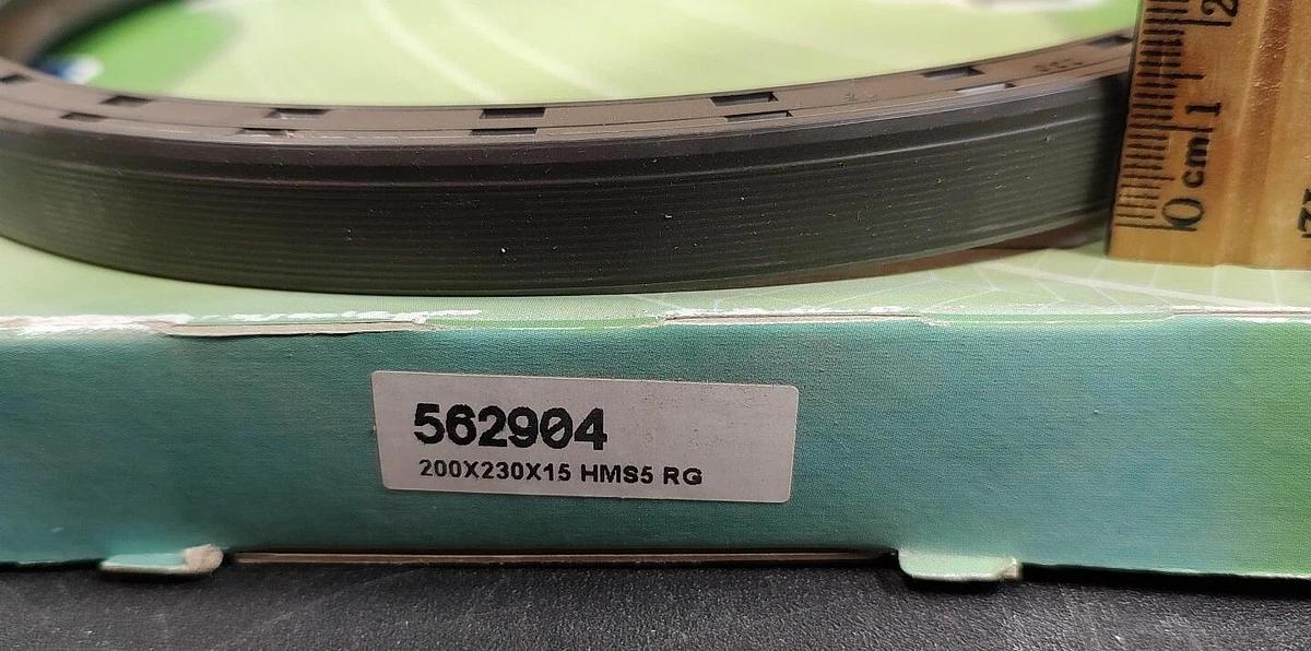 Lot of 1 NEW SKF 562904 Oil Seal CR 200 x 230 x 15 HMS5 RG. A1