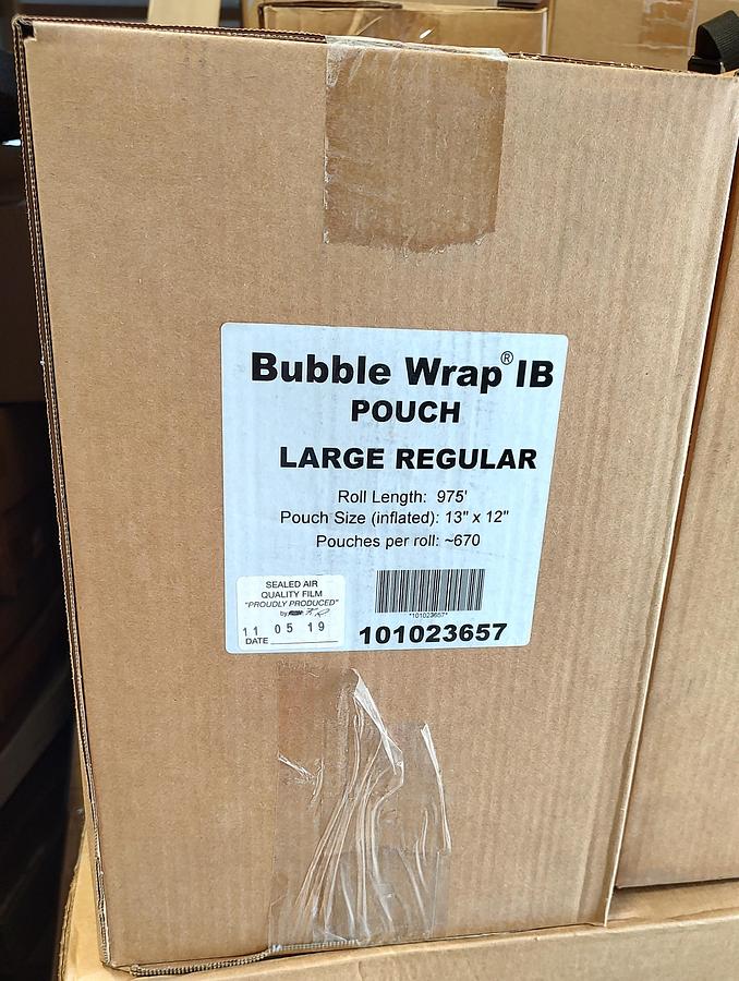 NEW LOT of 1 Sealed Air Bubble Wrap IB LARGE REGULAR FILM ROLL 975Ft 13"W x 12" 101023657