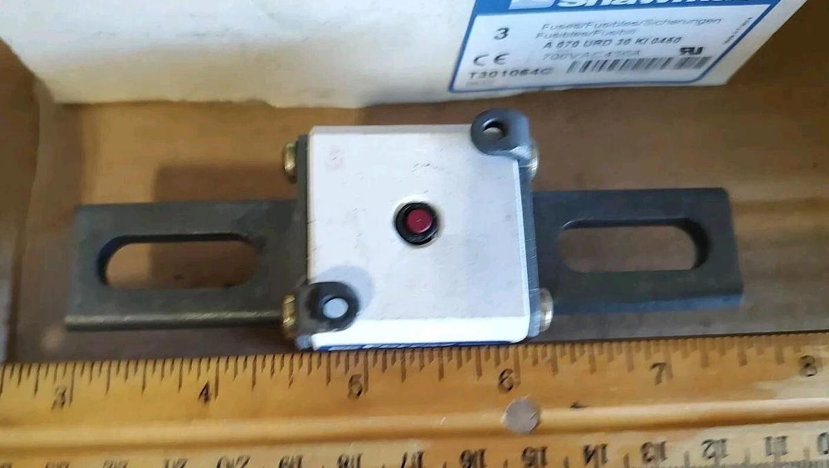 NEW LOT of 1 Ferraz Shawmut T301064 A 070 URD 30KI 0450