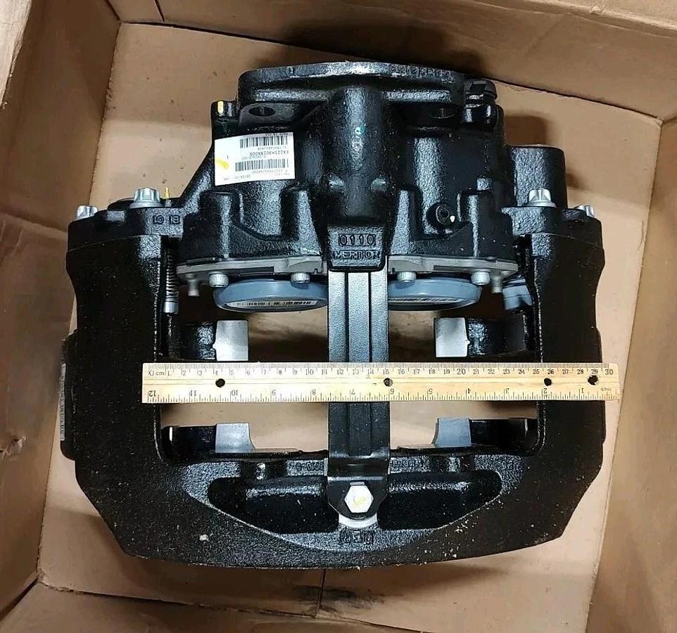 New In Open Box Meritor EX225H302XX000 NABI 6352435 SVC Caliper OPP