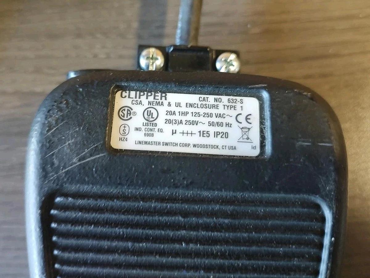 Refurbished REFURB Linemaster 632-S Clipper Foot Switch, Electrical, Single Pedal, Momentary
