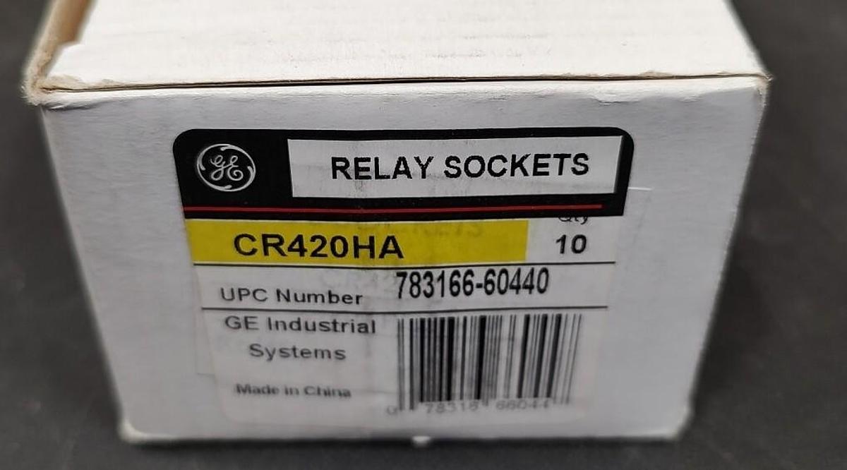 LOT OF 10 GE Industrial CR420HA relay socket din rail socket.      B2